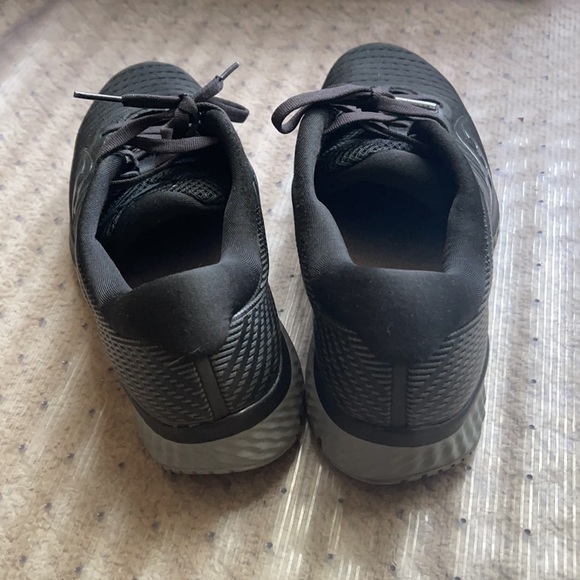 ⭐️Saucony PWRRUN Black Women’s Shoes - Picture 8 of 8